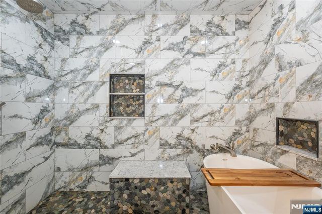 35 Turnberry Road, Little Falls, NJ 07424