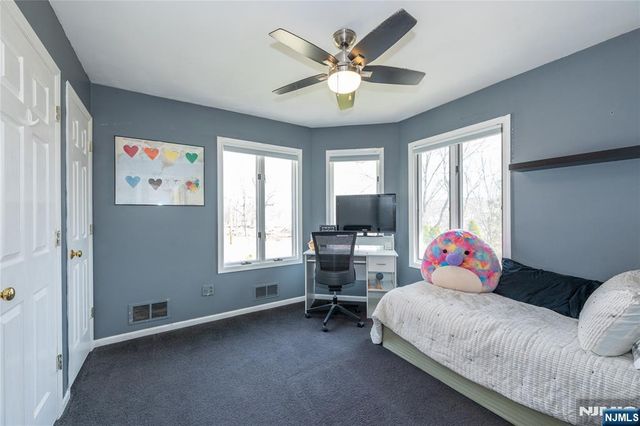 35 Turnberry Road, Little Falls, NJ 07424