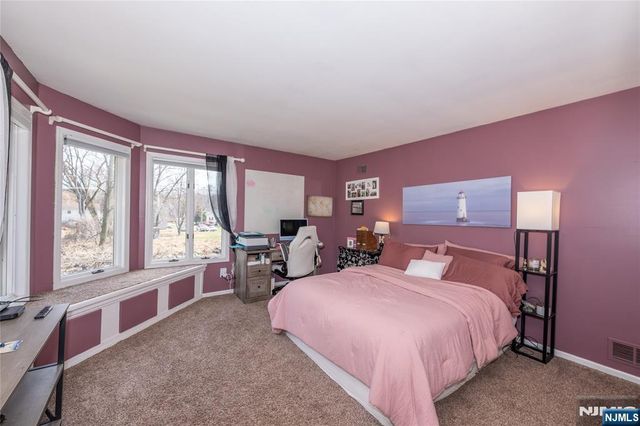 35 Turnberry Road, Little Falls, NJ 07424