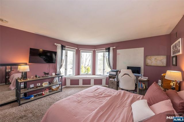 35 Turnberry Road, Little Falls, NJ 07424