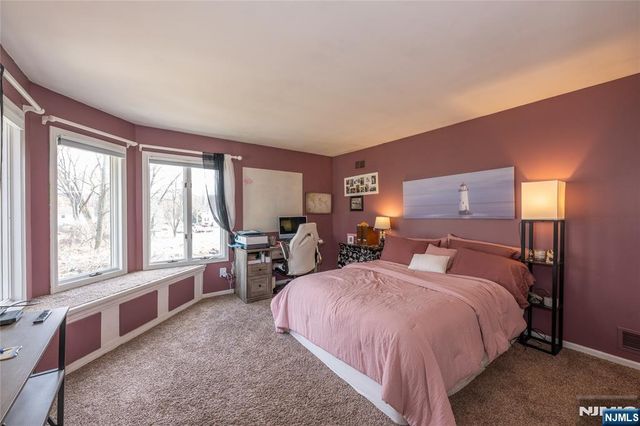 35 Turnberry Road, Little Falls, NJ 07424