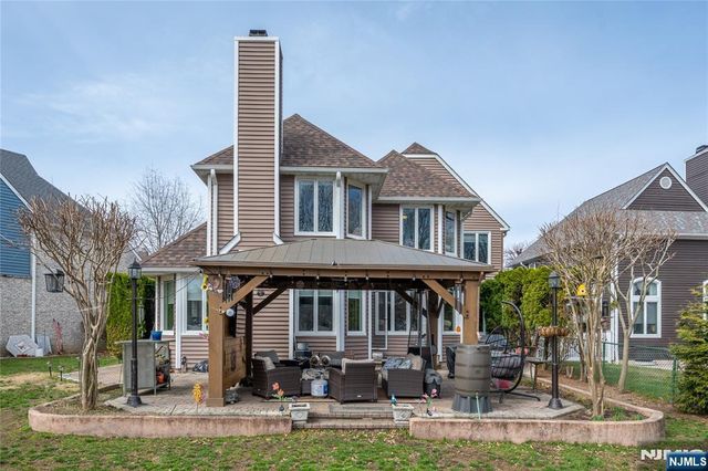 35 Turnberry Road, Little Falls, NJ 07424