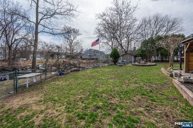 35 Turnberry Road, Little Falls, NJ 07424