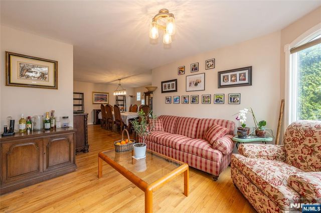 35 Turnberry Road, Little Falls, NJ 07424