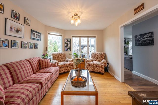 35 Turnberry Road, Little Falls, NJ 07424