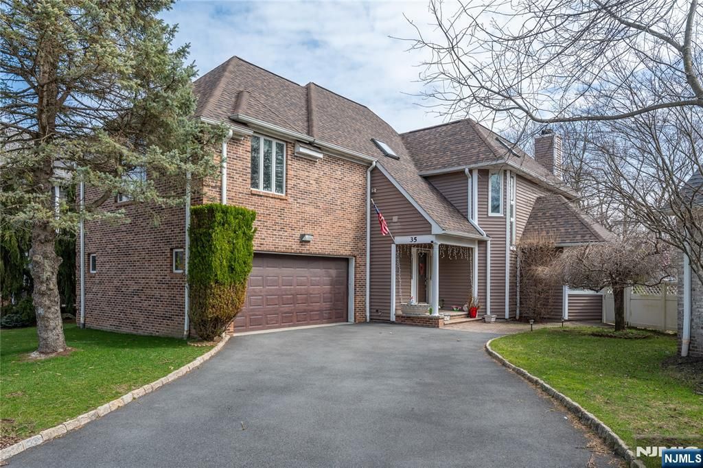 35 Turnberry Road, Little Falls, NJ 07424