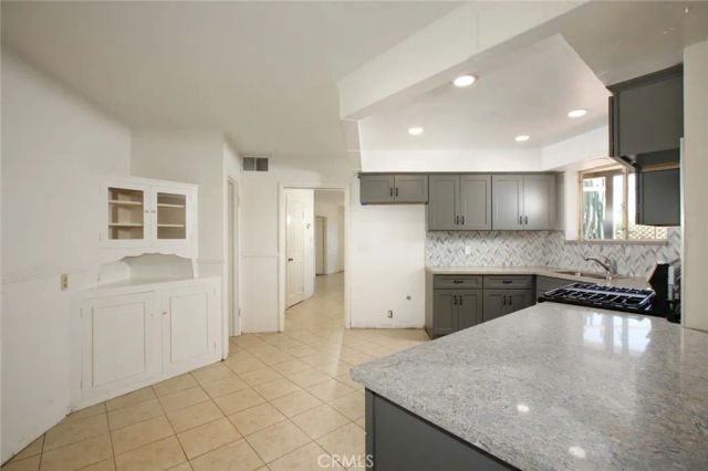 10852 Longford Street, Sylmar, CA 91342