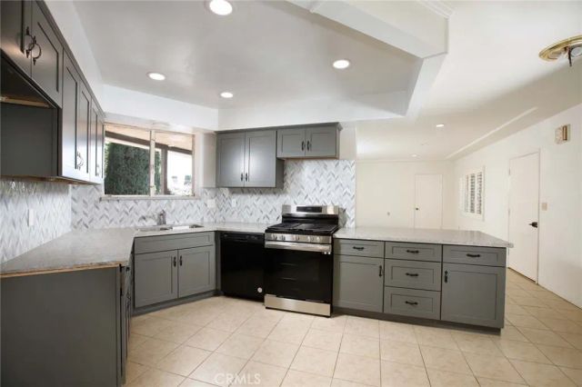 10852 Longford Street, Sylmar, CA 91342