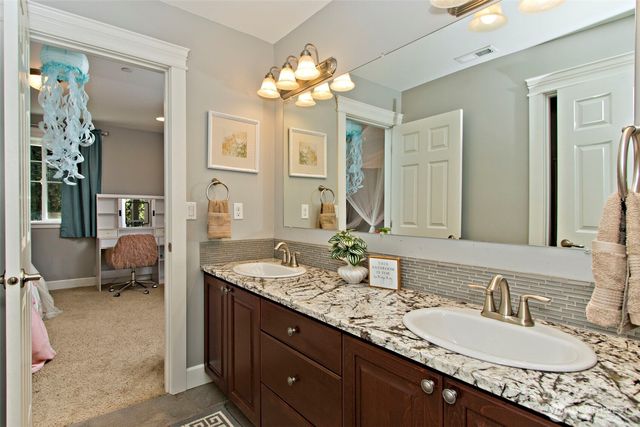 22106 257th Avenue SE, Maple Valley, WA 98038