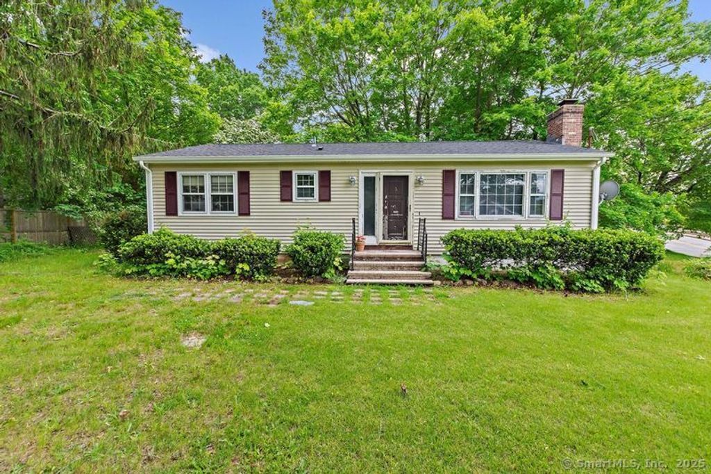 3 Pattagansett Court, East Lyme, CT 06357