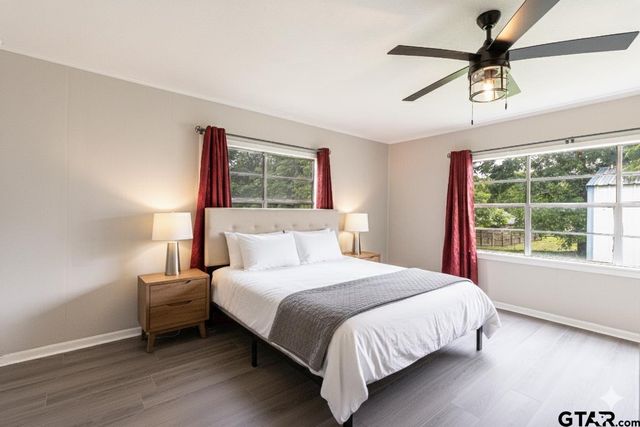 524 N College St, Lindale, TX 75771