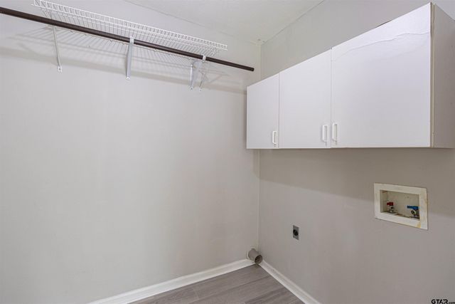 524 N College St, Lindale, TX 75771