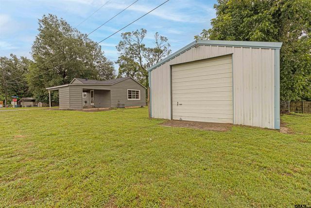 524 N College St, Lindale, TX 75771