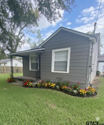 524 N College St, Lindale, TX 75771