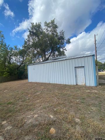 524 N College St, Lindale, TX 75771