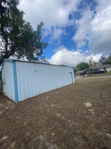 524 N College St, Lindale, TX 75771