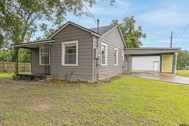 524 N College St, Lindale, TX 75771