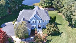 10 Dunham Pond Rd, Lakeville, MA 02347