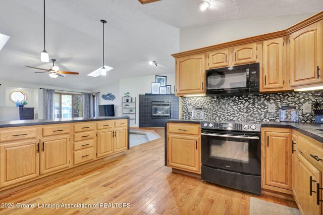 10289 Lafayette Lane, Dimondale, MI 48821