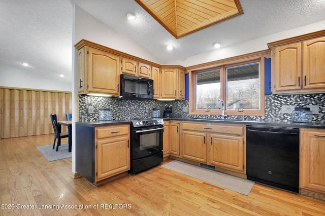 10289 Lafayette Lane, Dimondale, MI 48821