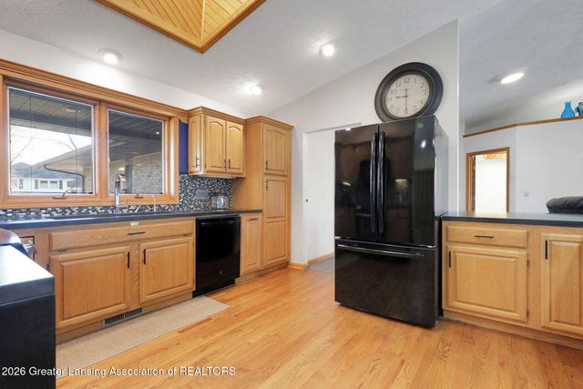 10289 Lafayette Lane, Dimondale, MI 48821