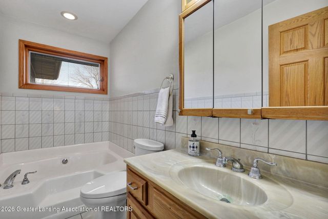 10289 Lafayette Lane, Dimondale, MI 48821