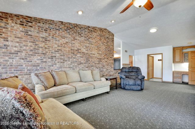 10289 Lafayette Lane, Dimondale, MI 48821