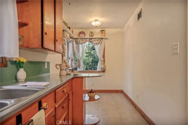 720 Rocky Loop, Crestline, CA 92325