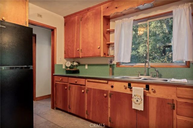 720 Rocky Loop, Crestline, CA 92325