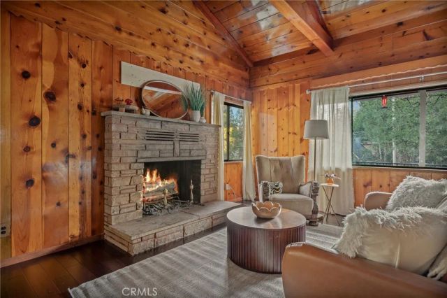 720 Rocky Loop, Crestline, CA 92325