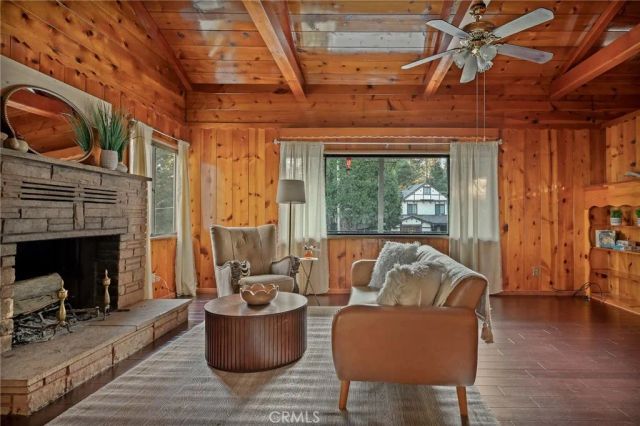 720 Rocky Loop, Crestline, CA 92325