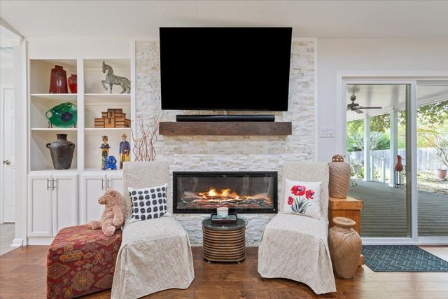 8604 Briargrove Drive, Woodway, TX 76712