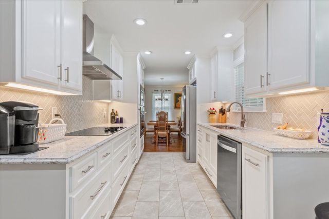 8604 Briargrove Drive, Woodway, TX 76712