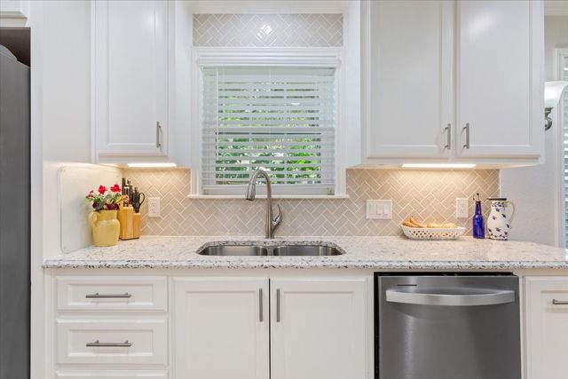 8604 Briargrove Drive, Woodway, TX 76712