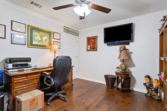 8604 Briargrove Drive, Woodway, TX 76712