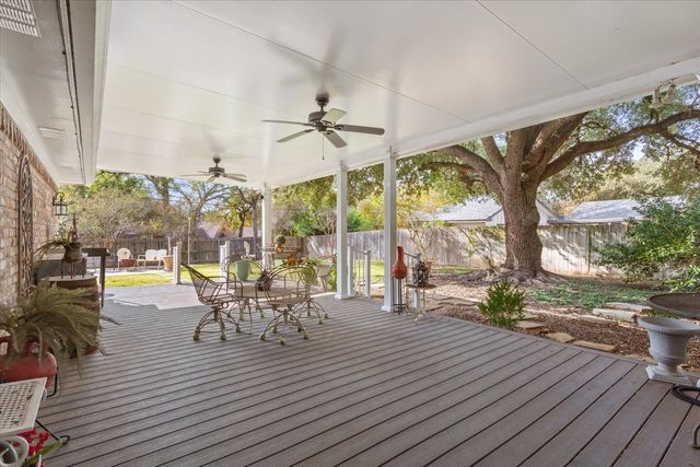 8604 Briargrove Drive, Woodway, TX 76712