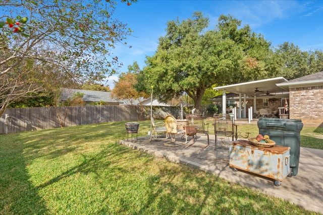 8604 Briargrove Drive, Woodway, TX 76712