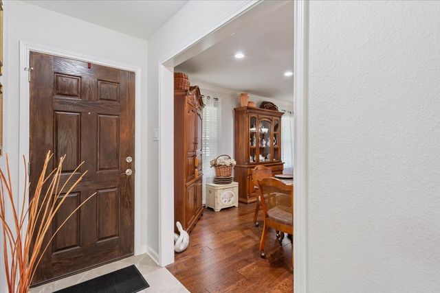 8604 Briargrove Drive, Woodway, TX 76712