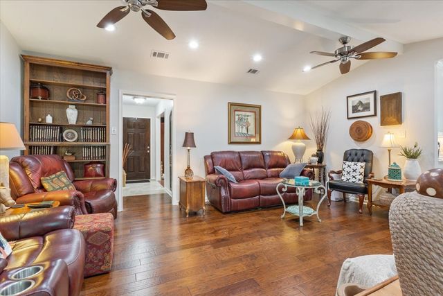 8604 Briargrove Drive, Woodway, TX 76712