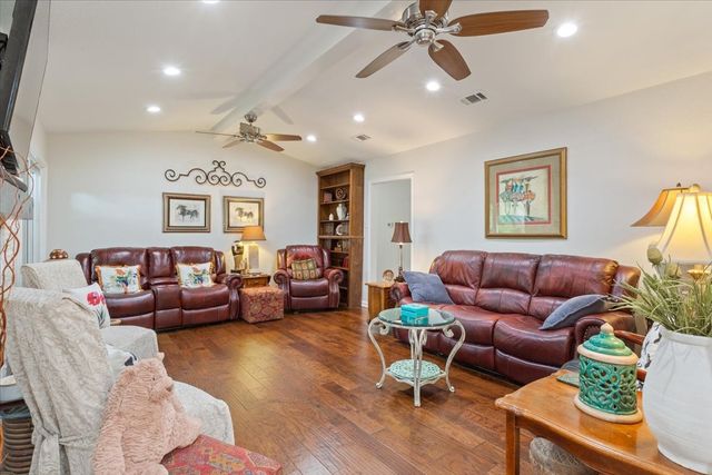 8604 Briargrove Drive, Woodway, TX 76712