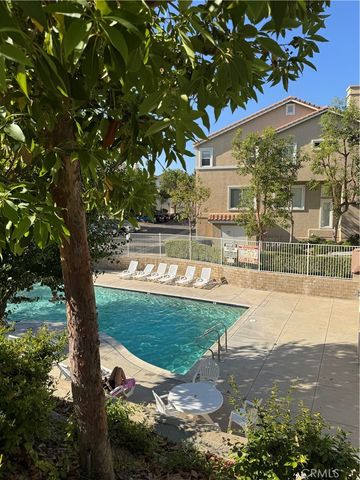 25708 Holiday Circle B, Stevenson Ranch, CA 91381