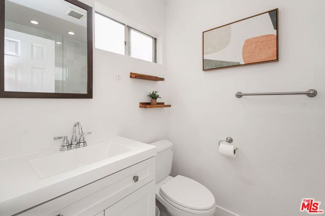 1339 N Columbus Avenue 304, Glendale, CA 91202