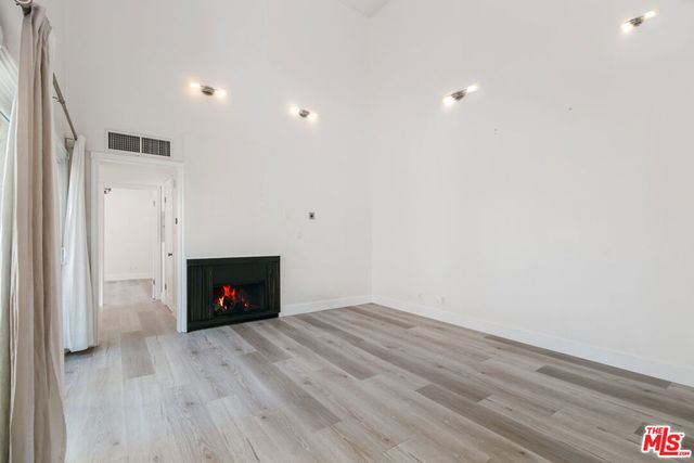 1339 N Columbus Avenue 304, Glendale, CA 91202