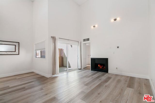 1339 N Columbus Avenue 304, Glendale, CA 91202