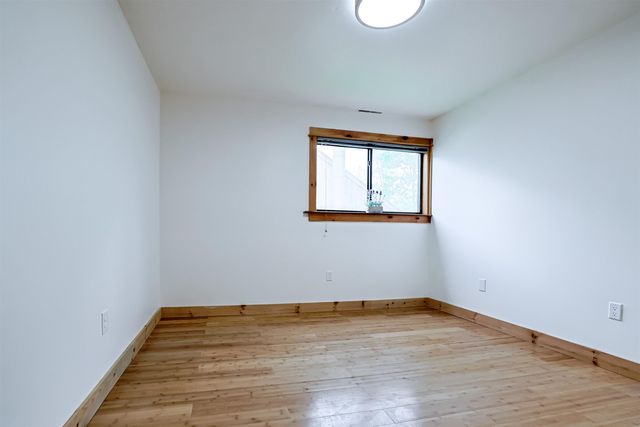 44 Coburn Woods Drive, Nashua, NH 03063