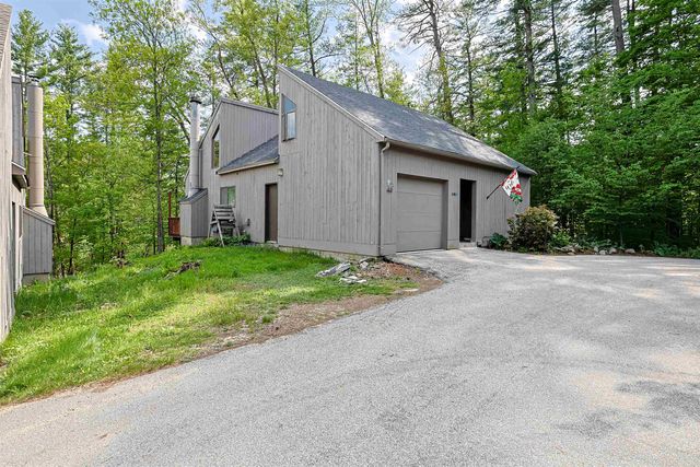 44 Coburn Woods Drive, Nashua, NH 03063