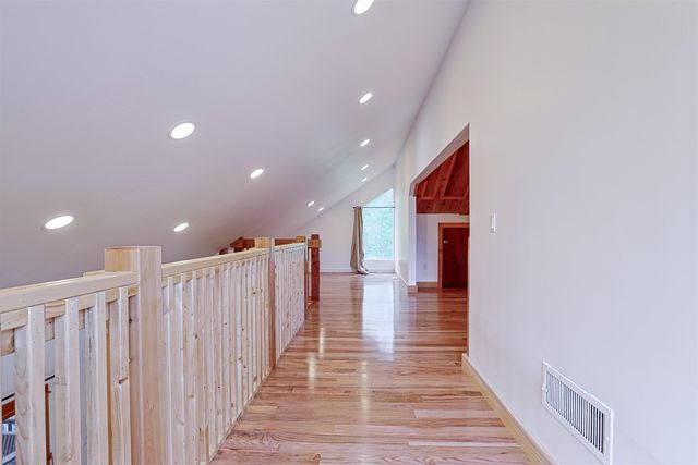 44 Coburn Woods Drive, Nashua, NH 03063