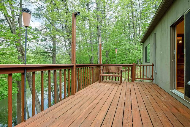 44 Coburn Woods Drive, Nashua, NH 03063