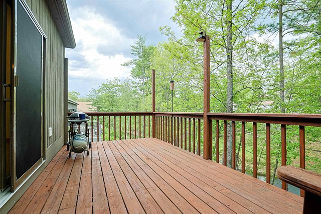 44 Coburn Woods Drive, Nashua, NH 03063