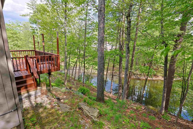 44 Coburn Woods Drive, Nashua, NH 03063